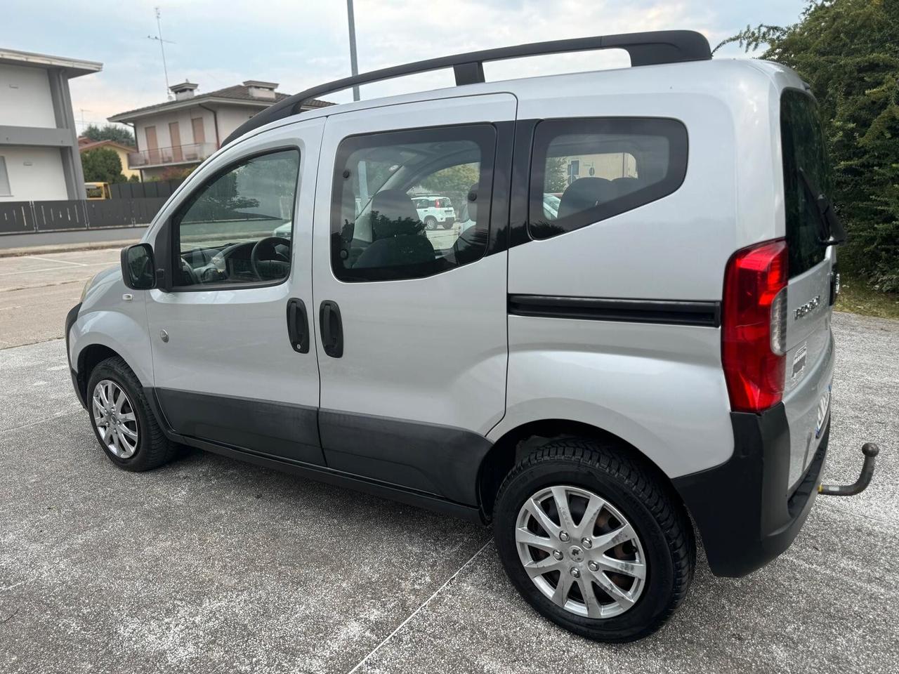 Peugeot Bipper Tepee 1.3 HDi 75 FAP Outdoor -gancio traino