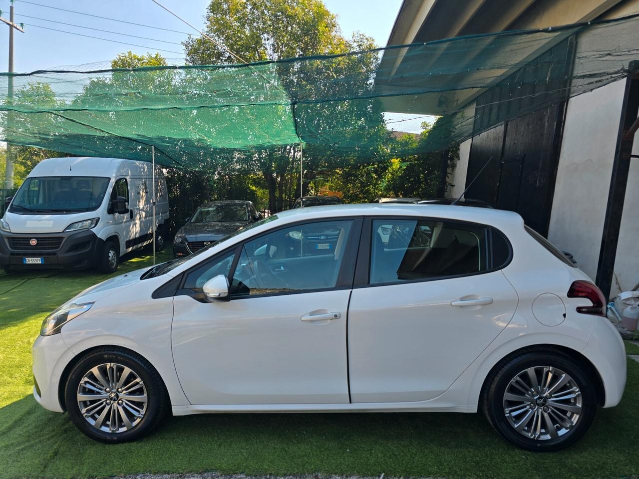 Peugeot 208 1.6HDI 75CV Allure 94000KM-2018