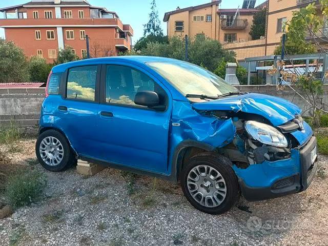 AUTO SINISTRATA