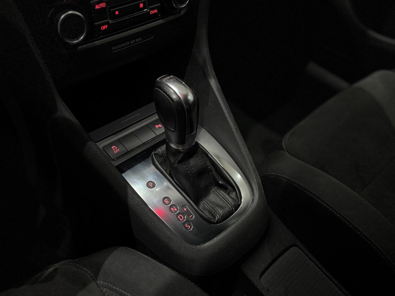 Volkswagen Golf 1.6 TDI DSG Highline Per Neopatentati