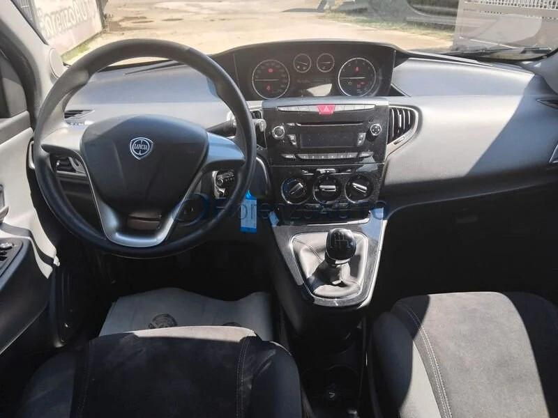 Lancia Ypsilon 1.2 69 CV 5 porte Gold (PREZZO REALE)