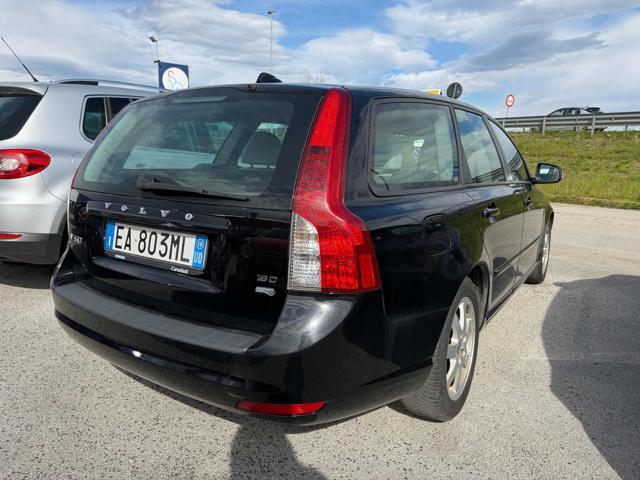 VOLVO V50 D2 R-design
