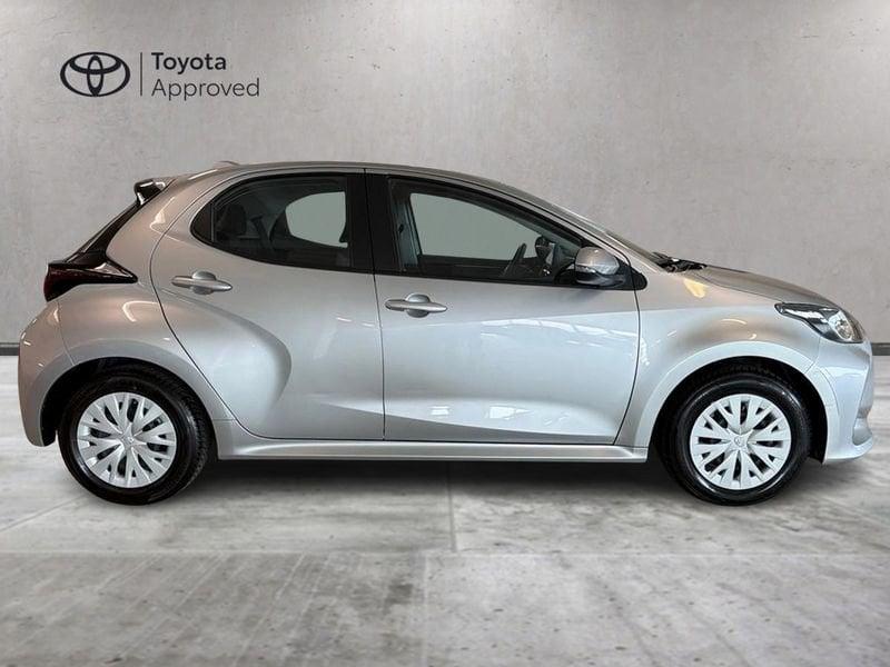 Toyota Yaris Hybrid Active MY22