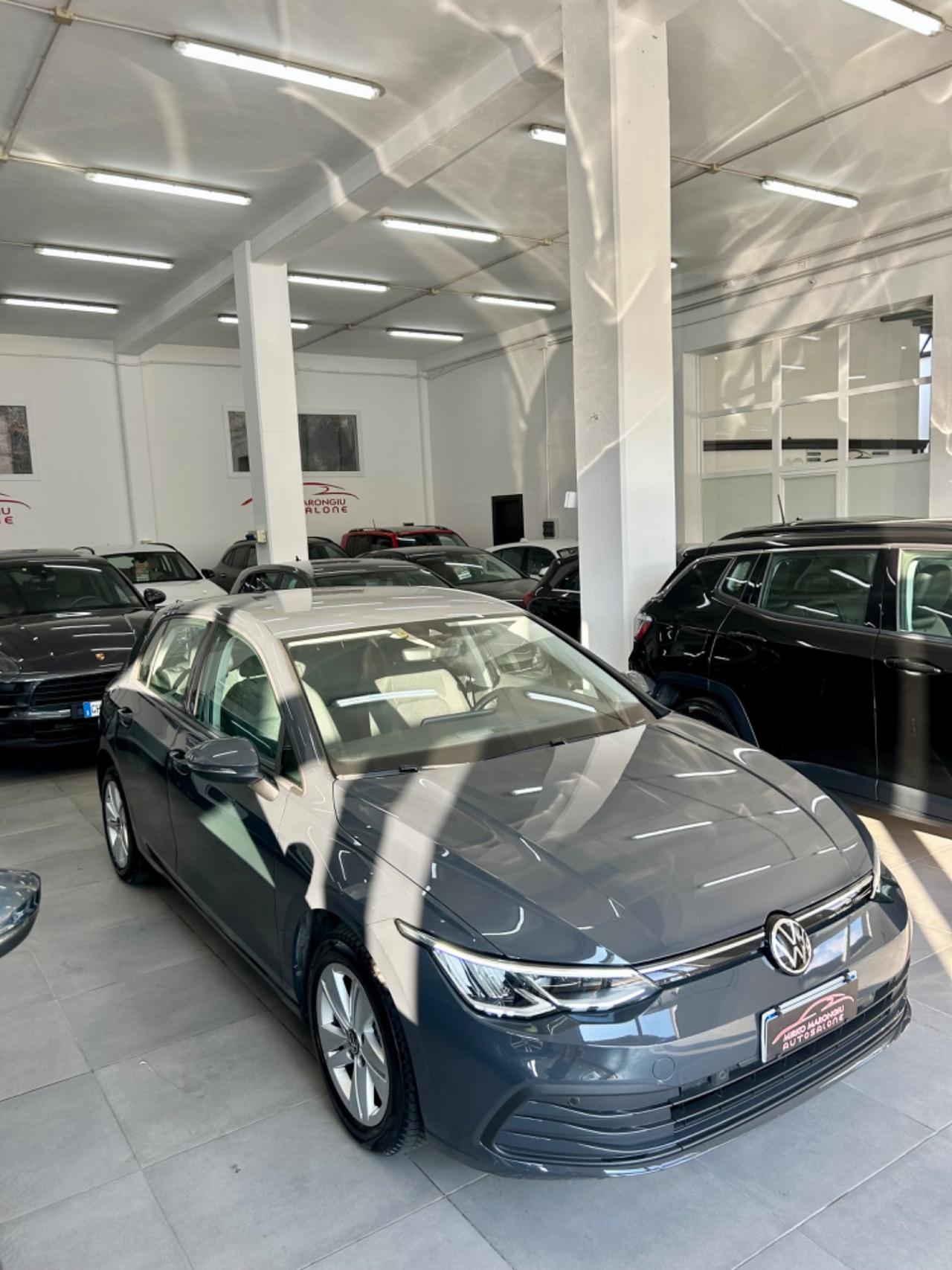 VW Golf 8 2.0 TDI 115 CV SCR Life FINANZIABILE