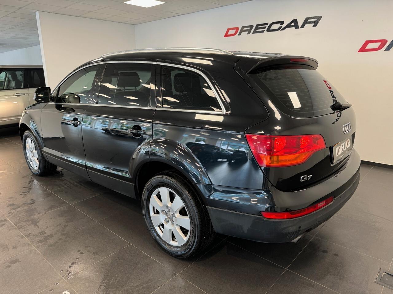 Audi Q7 3.0 V6 TDI 233CV quattro tiptronic