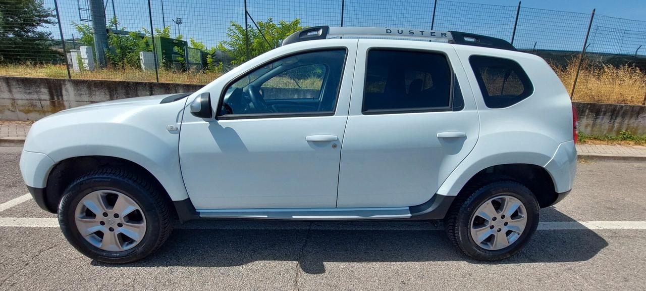 DUSTER 1,6 GPL DI SERIE CASA MADRE NAVIGATORE TELEFONO SENSORI FULL FULL 110 CV