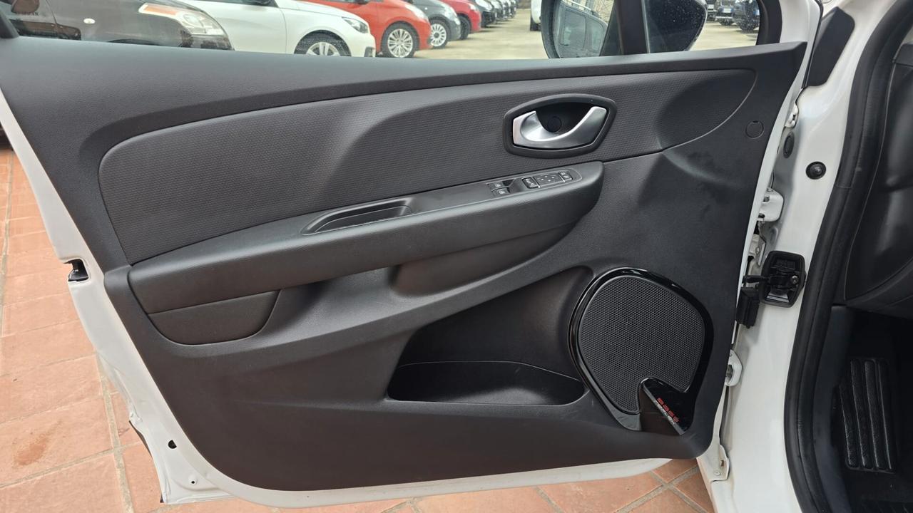 Renault Clio dCi 8V 90 CV EDC Start&Stop 5 porte Energy Duel