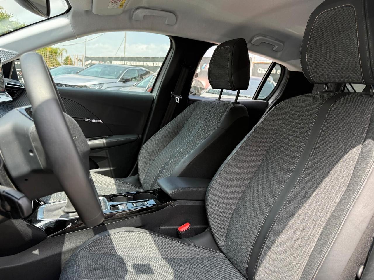 Peugeot 208 1.2 BENZINA 2025 100 Stop&Start Allure 28000KM