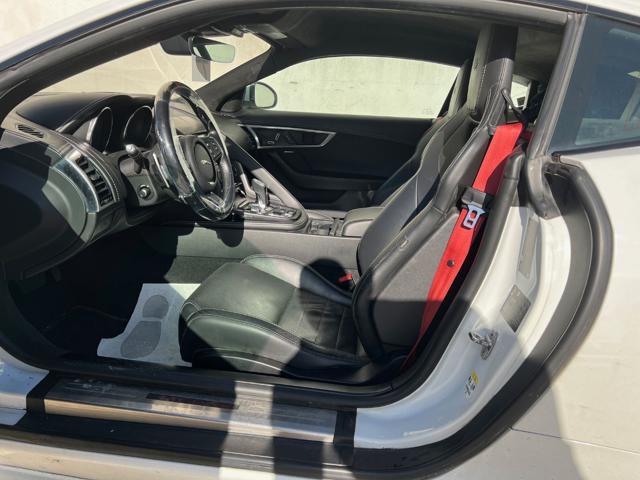 JAGUAR F-Type 2.0 aut. Coupé Chequered Flag