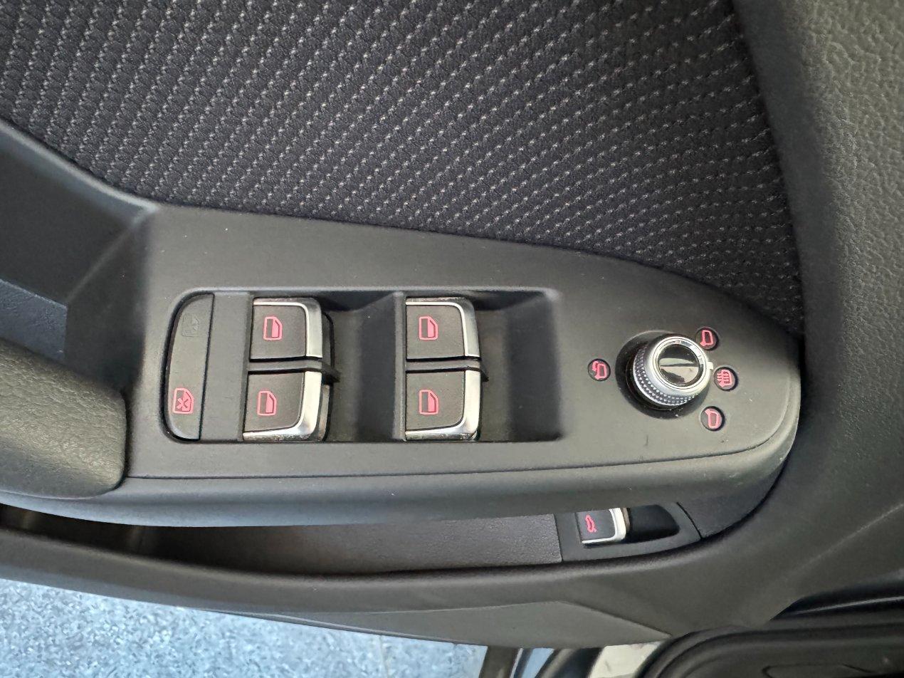 Audi A4 Berlina 2.0 tdi 143cv S-Line Soli 120000 km 1Prop