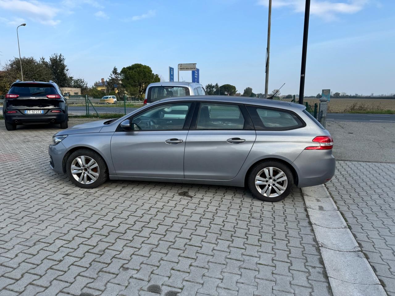 Peugeot 308 BlueHDi 100 S&S SW Business