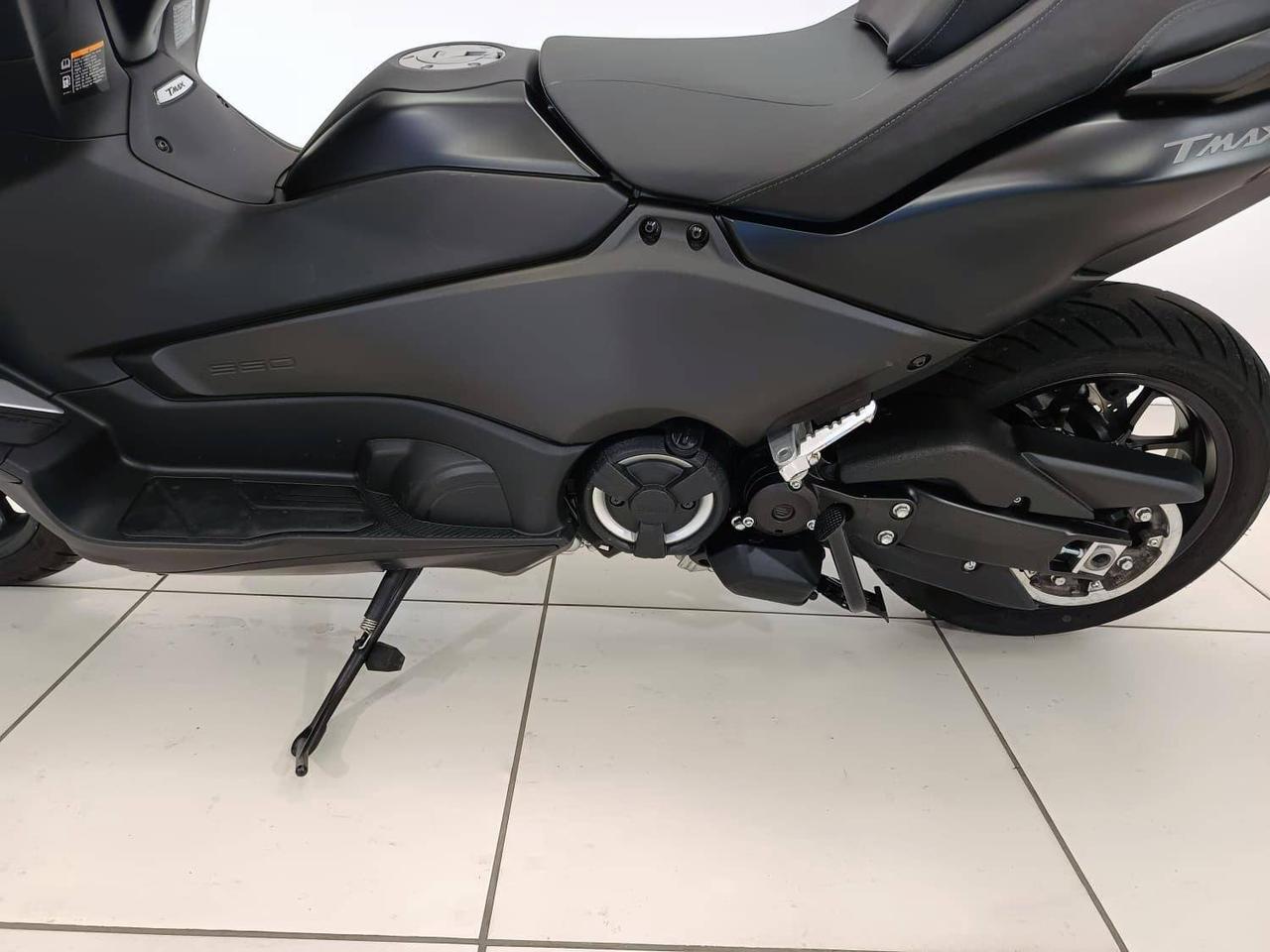 YAMAHA T-Max 560