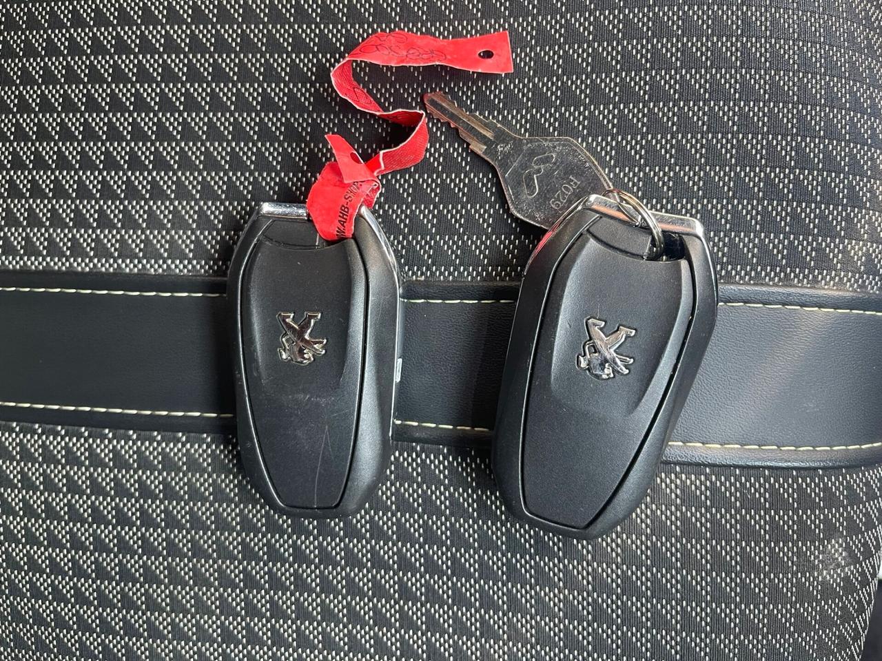 Peugeot 2008 GT LINE 1.2 Puretech Gancio traino omologato