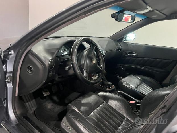 ALFA ROMEO 166 2.4 JTD M-JET 20V cat Distinctive