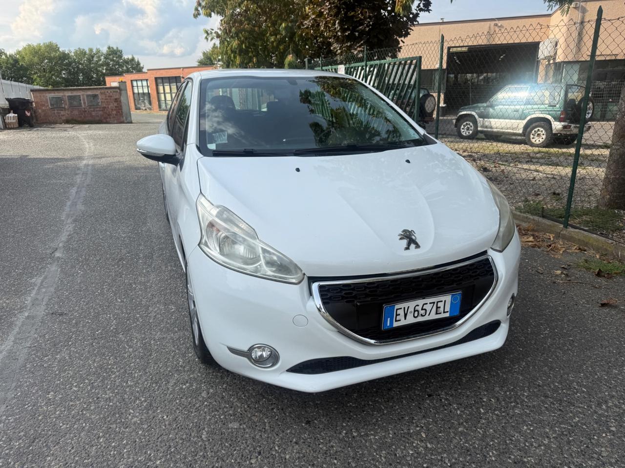 Peugeot 208 PureTech 82 5 porte Allure