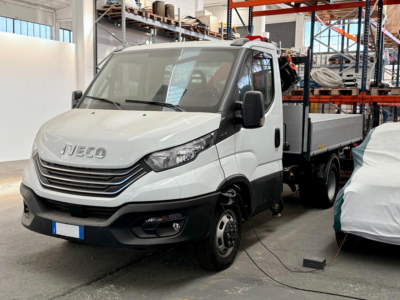 IVECO DAILY 35-180 3.0CC 175cv, PREZZO PIÙ IVA, MAI UTILIZZATO, CASSONE RIBALTABILE TRILATERALE, GRU HC, GARANZIA UFF, PERMUTE