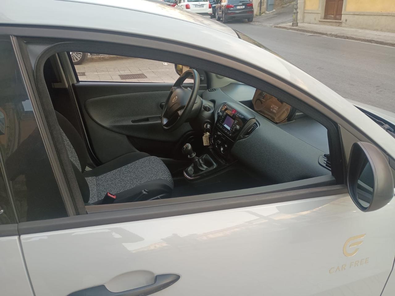 Lancia Ypsilon 1.2 69 CV 5 porte GPL Ecochic Gold