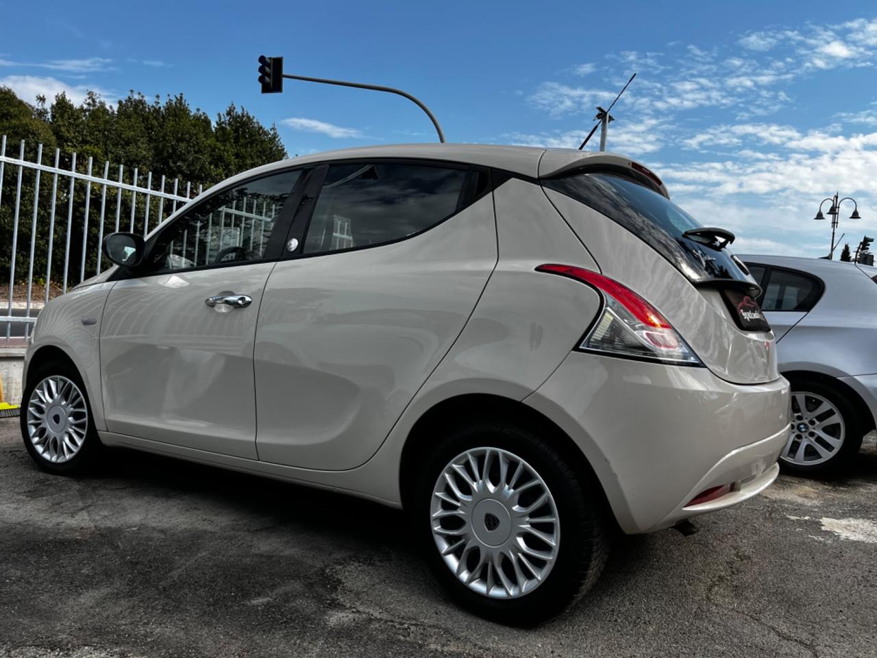 Lancia Ypsilon 1.2 69 CV GPL NEOPATENTATI