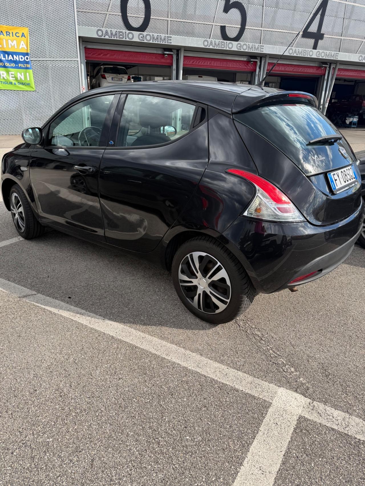Lancia Ypsilon 1.2 69 CV 5 porte S&S Elefantino Blu