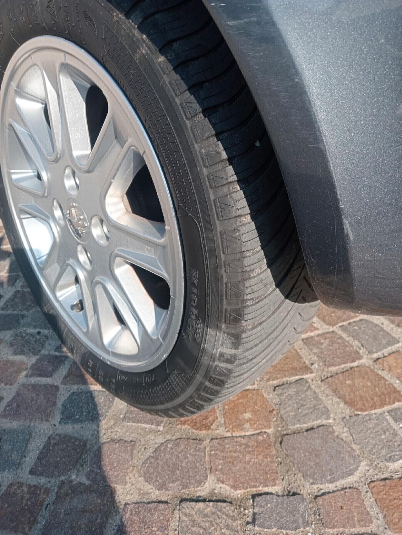 Peugeot 1007 1.4 Happy