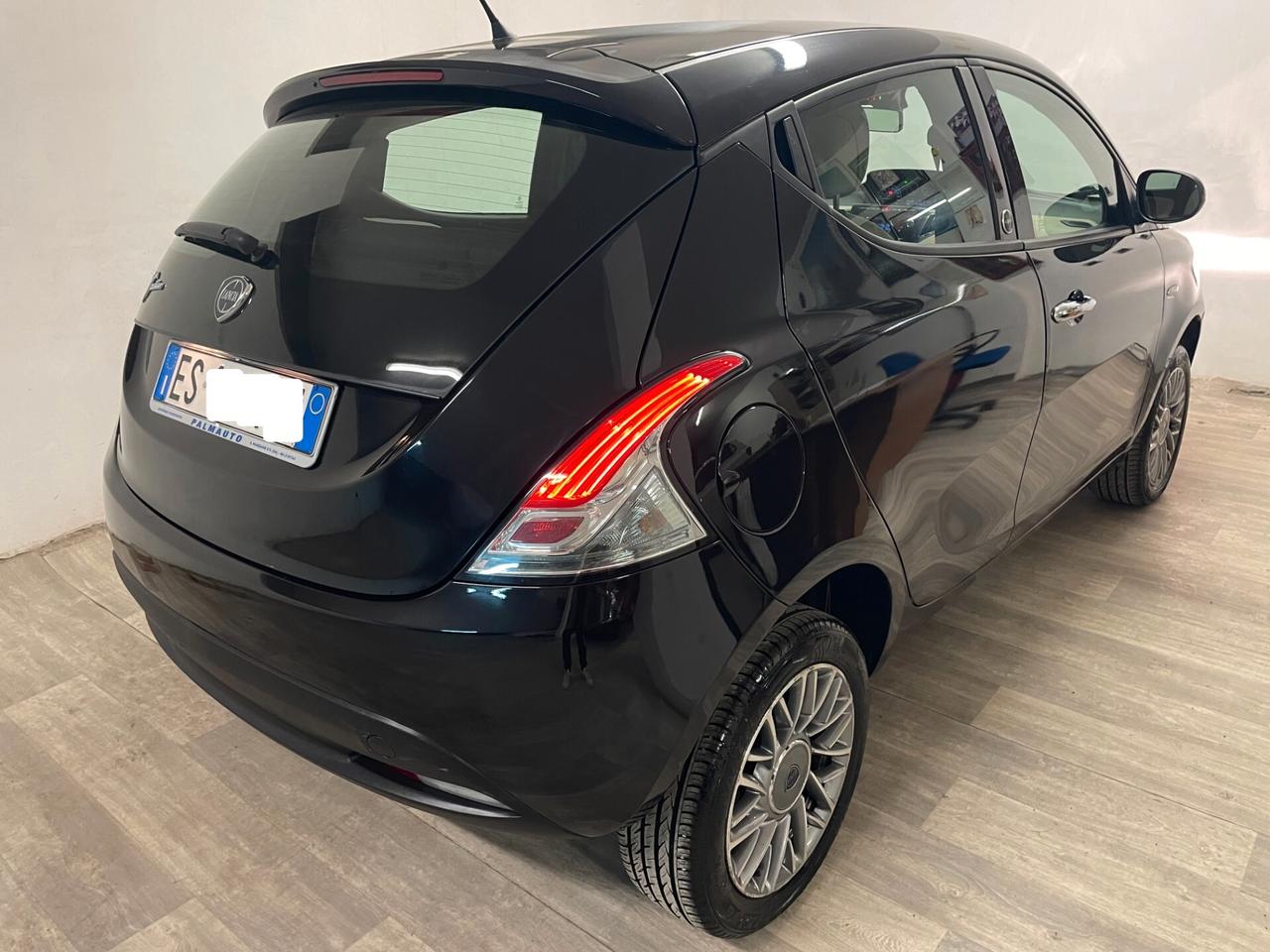 Lancia Ypsilon Ecochic Gold 0.9 TwinAir 85 CV Metano Neopatentati