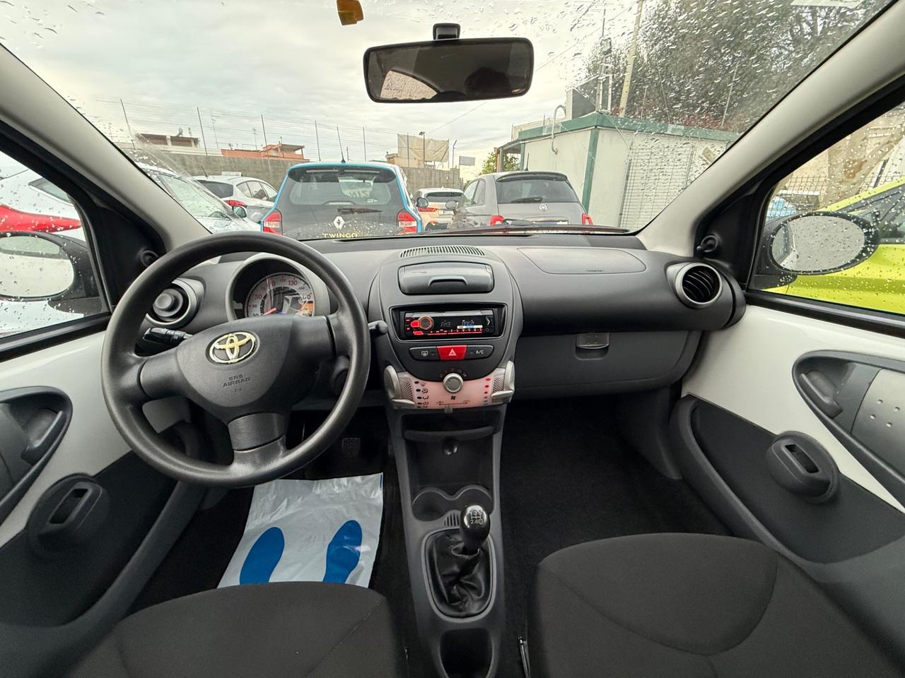 Toyota Aygo 1.0 12V VVT-i 5 porte,Clima,Radio,ecc.