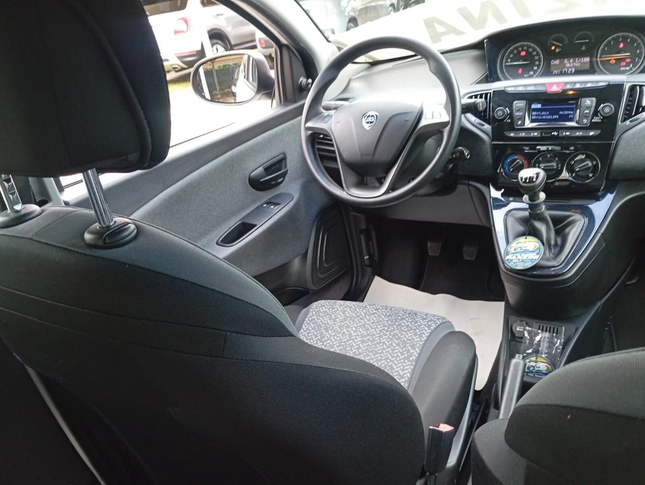 Lancia Ypsilon elefantino 1.2 69 CV UNIPRO