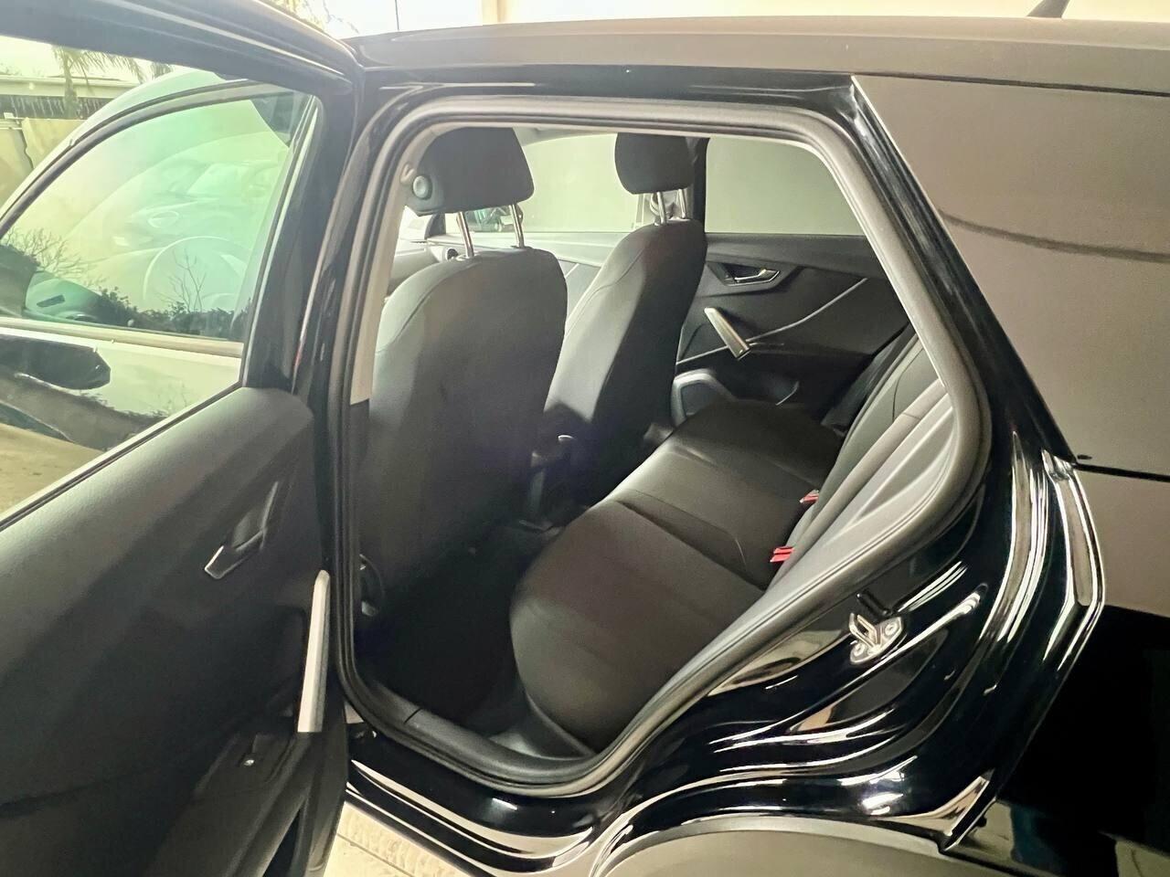 Audi Q2 35 TDI S tronic Business