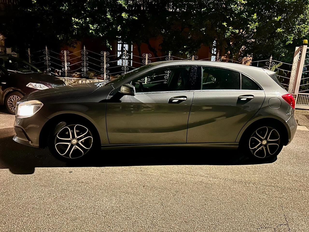 Mercedes-benz A 180 d Premium