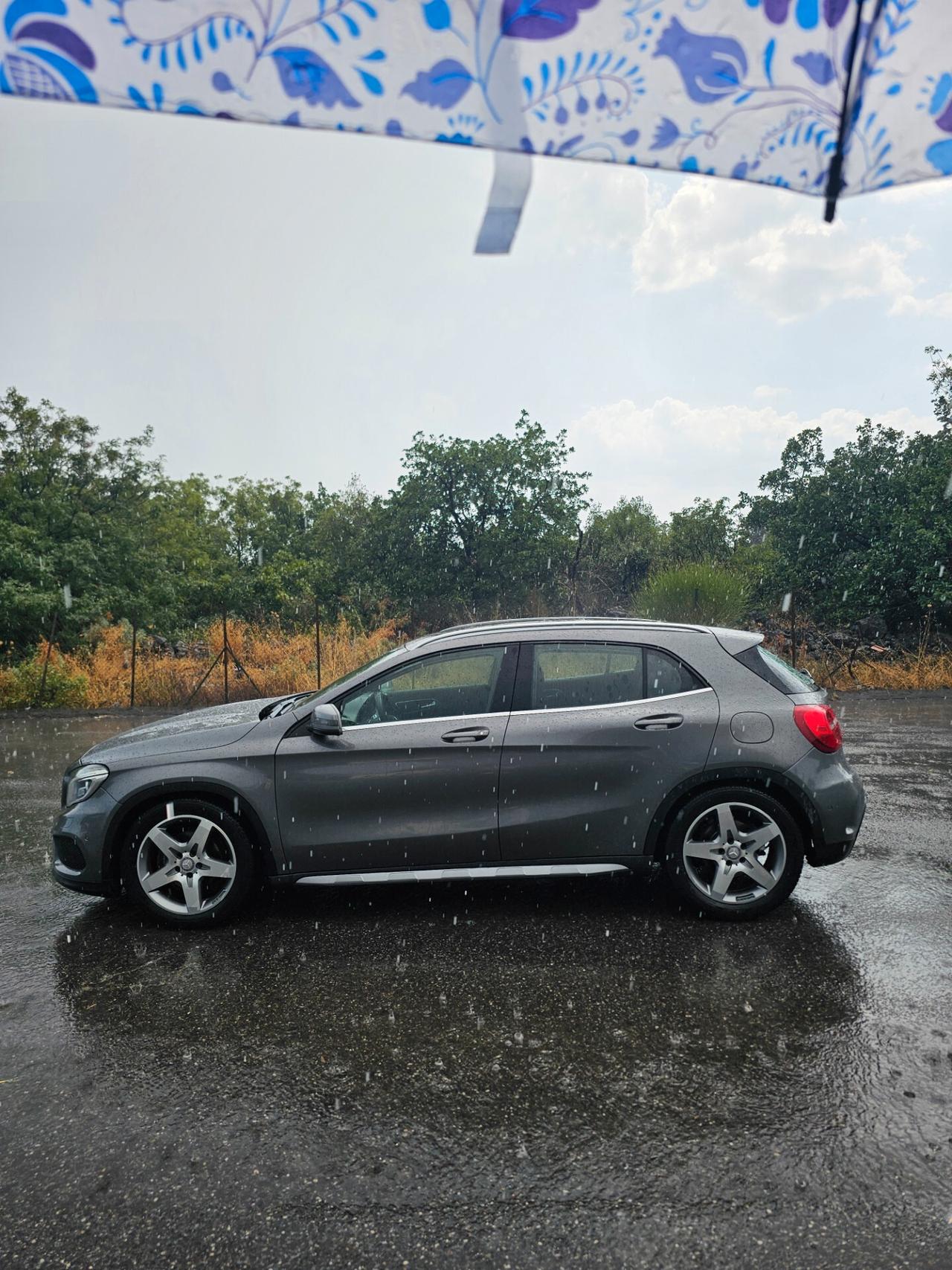 Mercedes-benz GLA 200d Automatic 4Matic Premium AMG