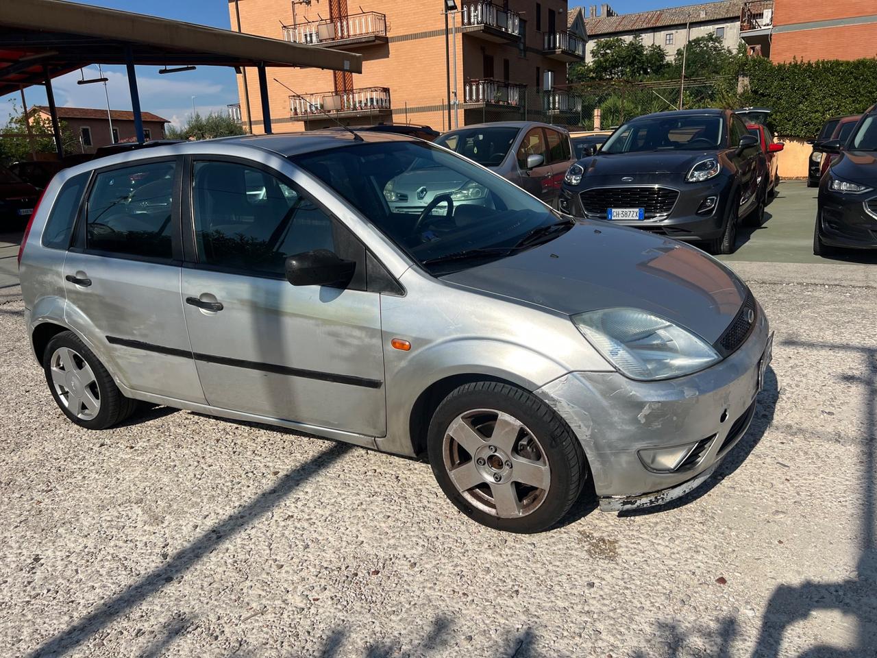Ford Fiesta 1.4 16V 5p. Ghia