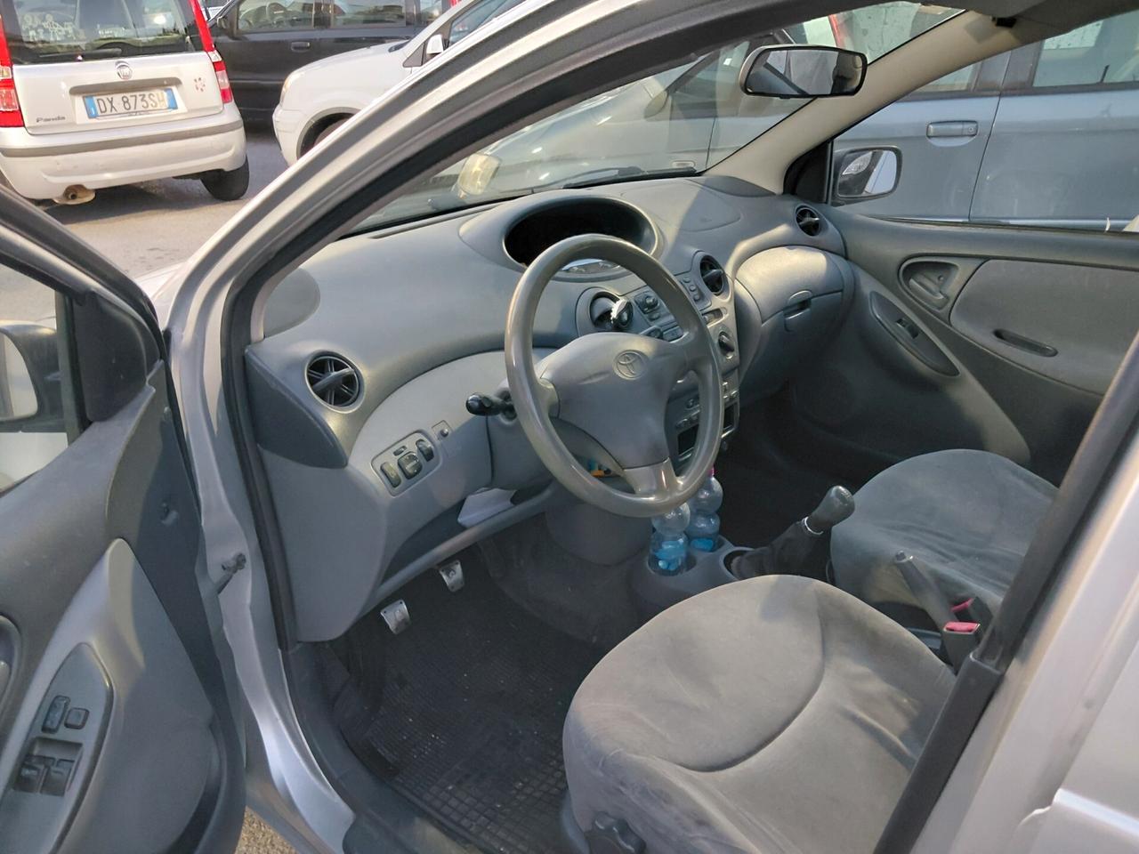 Toyota Yaris 1.0i 16V cat 5 porte
