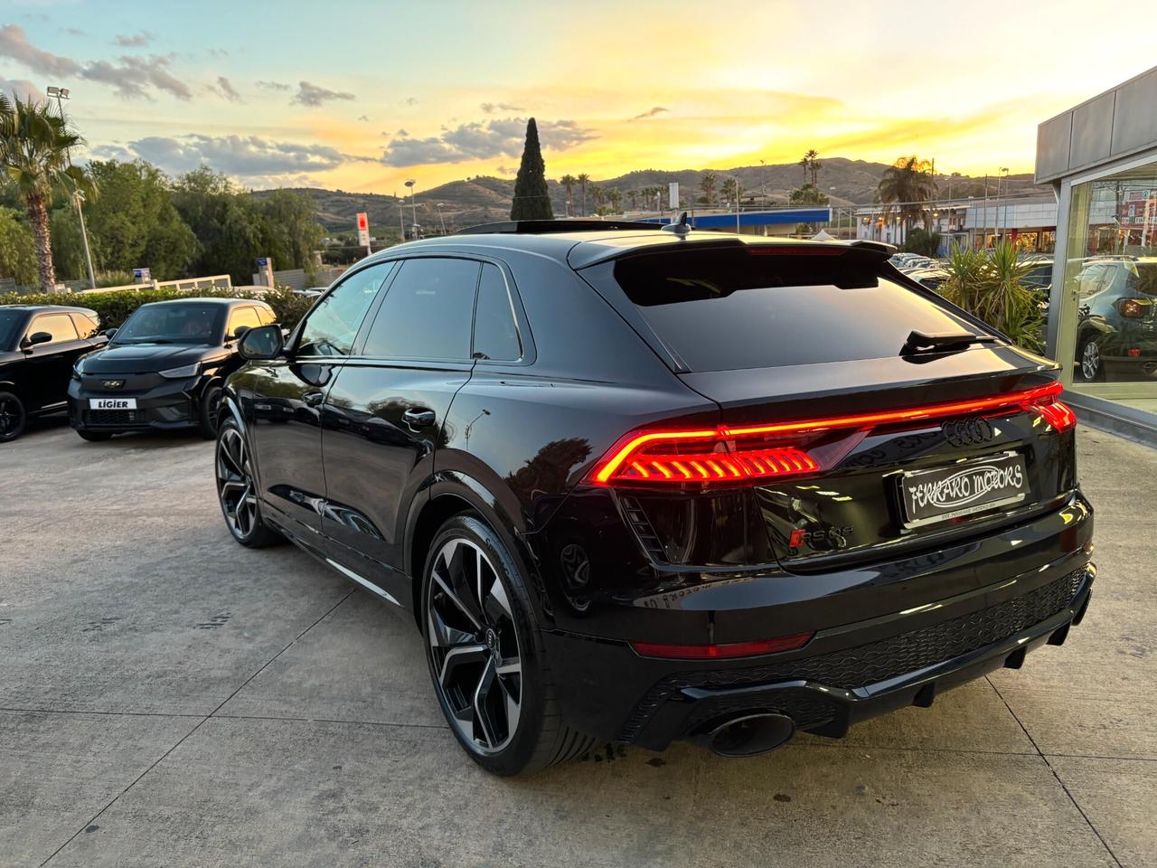 Audi Q8 RS TFSI V8 quattro tiptronic