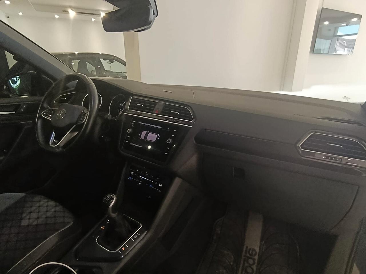 VOLKSWAGEN TIGUAN 1.5 BENZINA ANNO 2022 KM25000