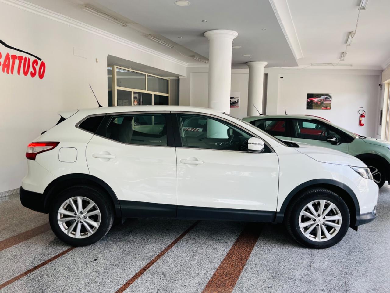 Nissan Qashqai 1.5 dCi Visia 110cv anno 2015 italiana