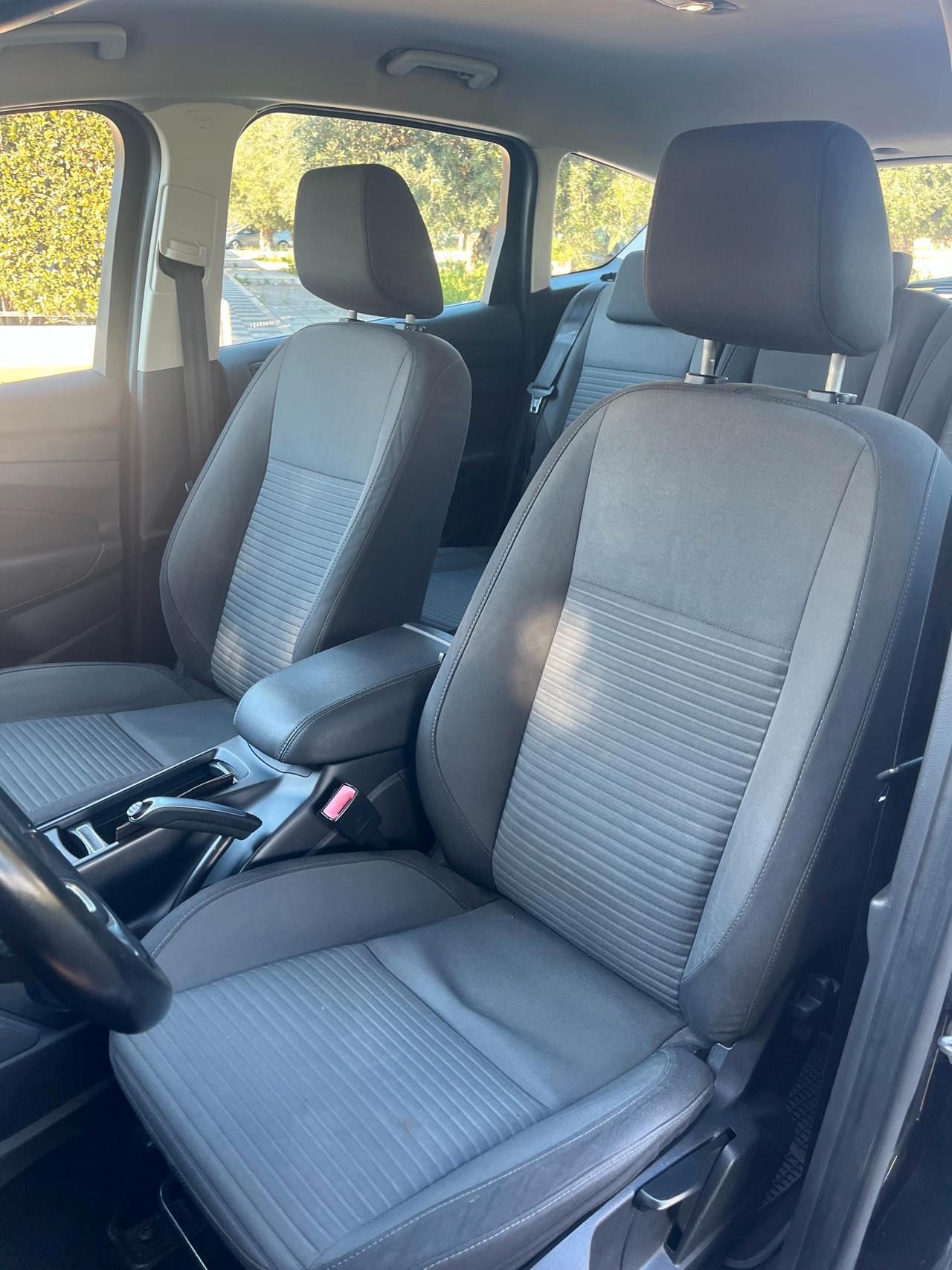 Ford C-Max 1.5 tdci Titanium s&s 120cv powershift