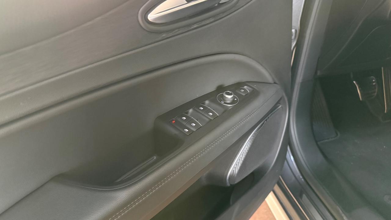 Alfa Romeo Stelvio 2.2 Turbodiesel 160 CV AT8 RWD Business