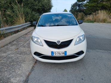 Lancia Ypsilon Silver