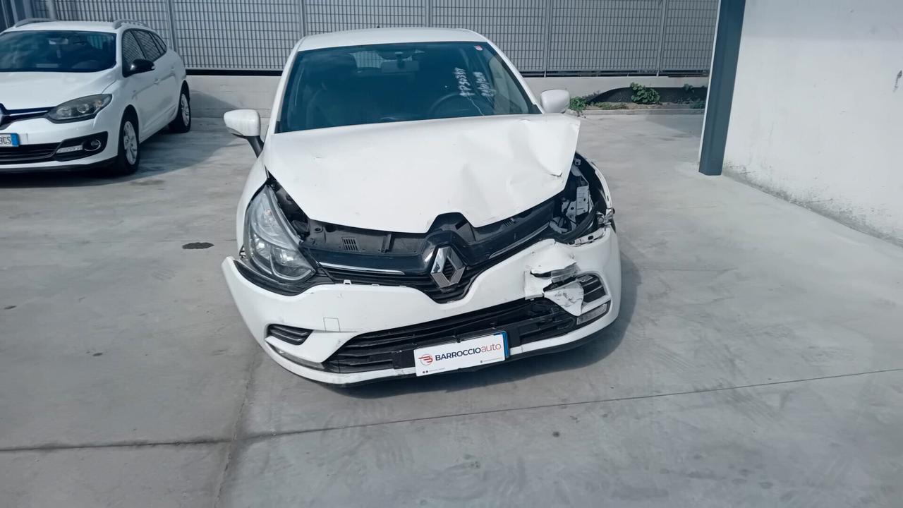 Renault Clio dCi 8V 75CV Start&Stop POCO SINISTRATA