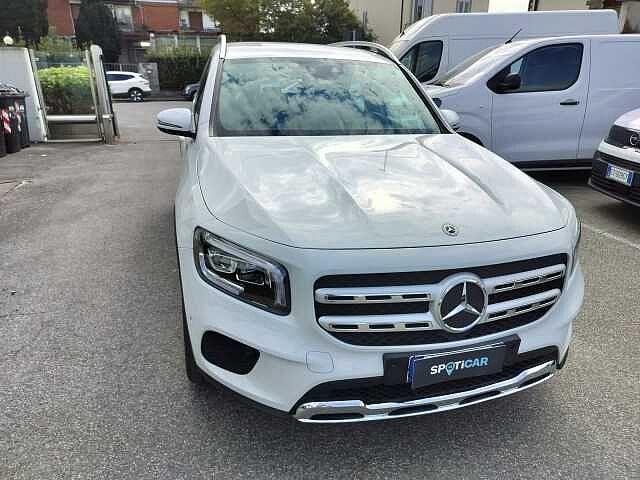 Mercedes-Benz GLB 200