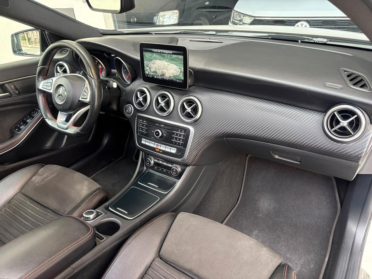 Mercedes-benz A 200 d Automatic Premium AMG TETTO PANORAMICO APRIBILE.