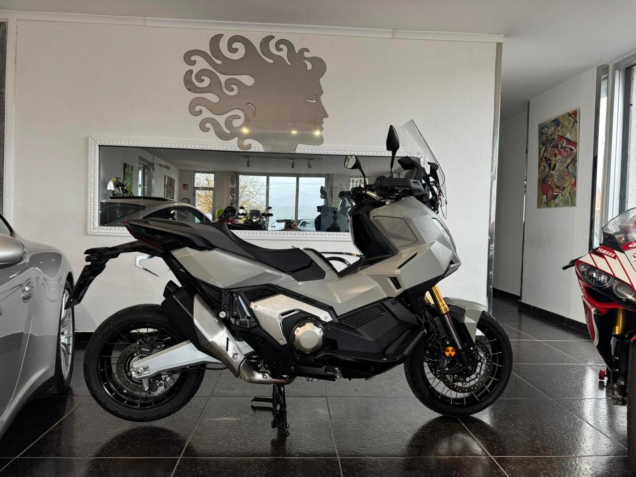 Honda X-ADV 750 soli 900km