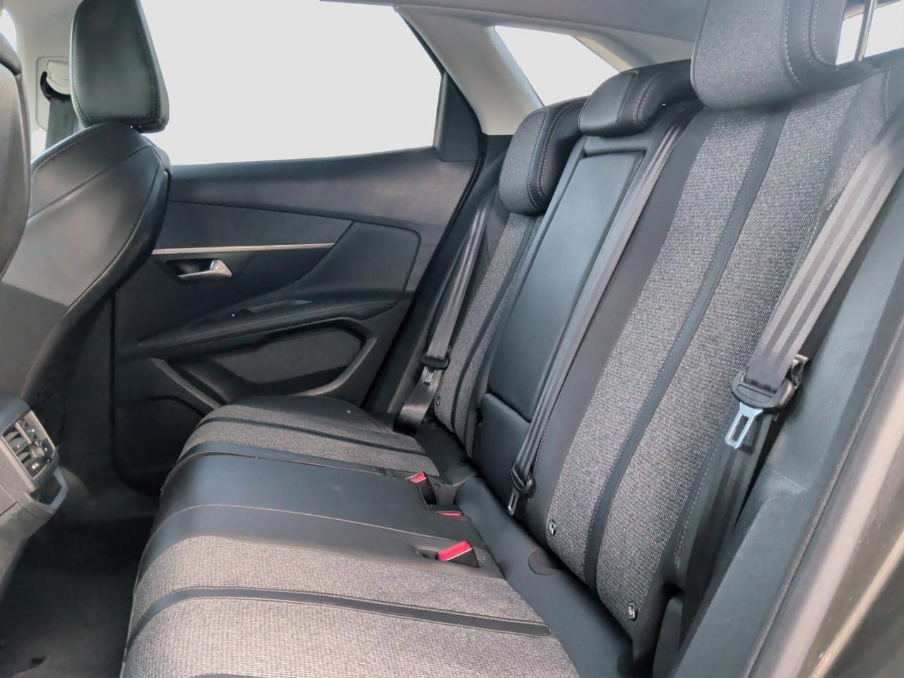 Peugeot 3008 BlueHDi 130 S&S EAT8 Allure 2019