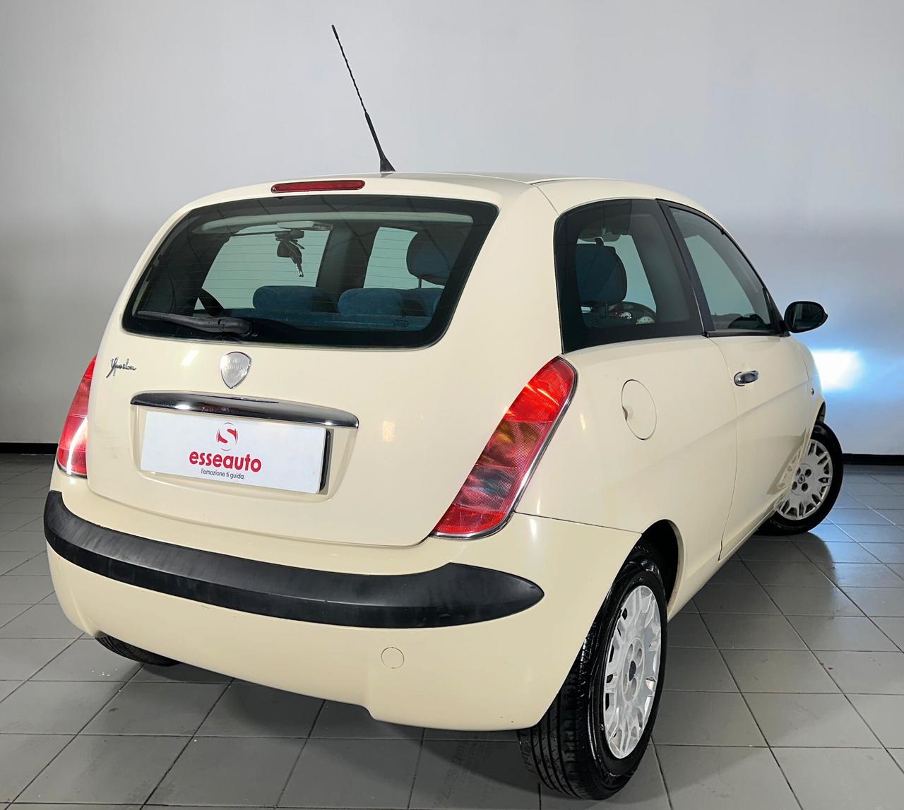 Lancia Ypsilon 1.2 Gold - BLACK DECEMBER Promo