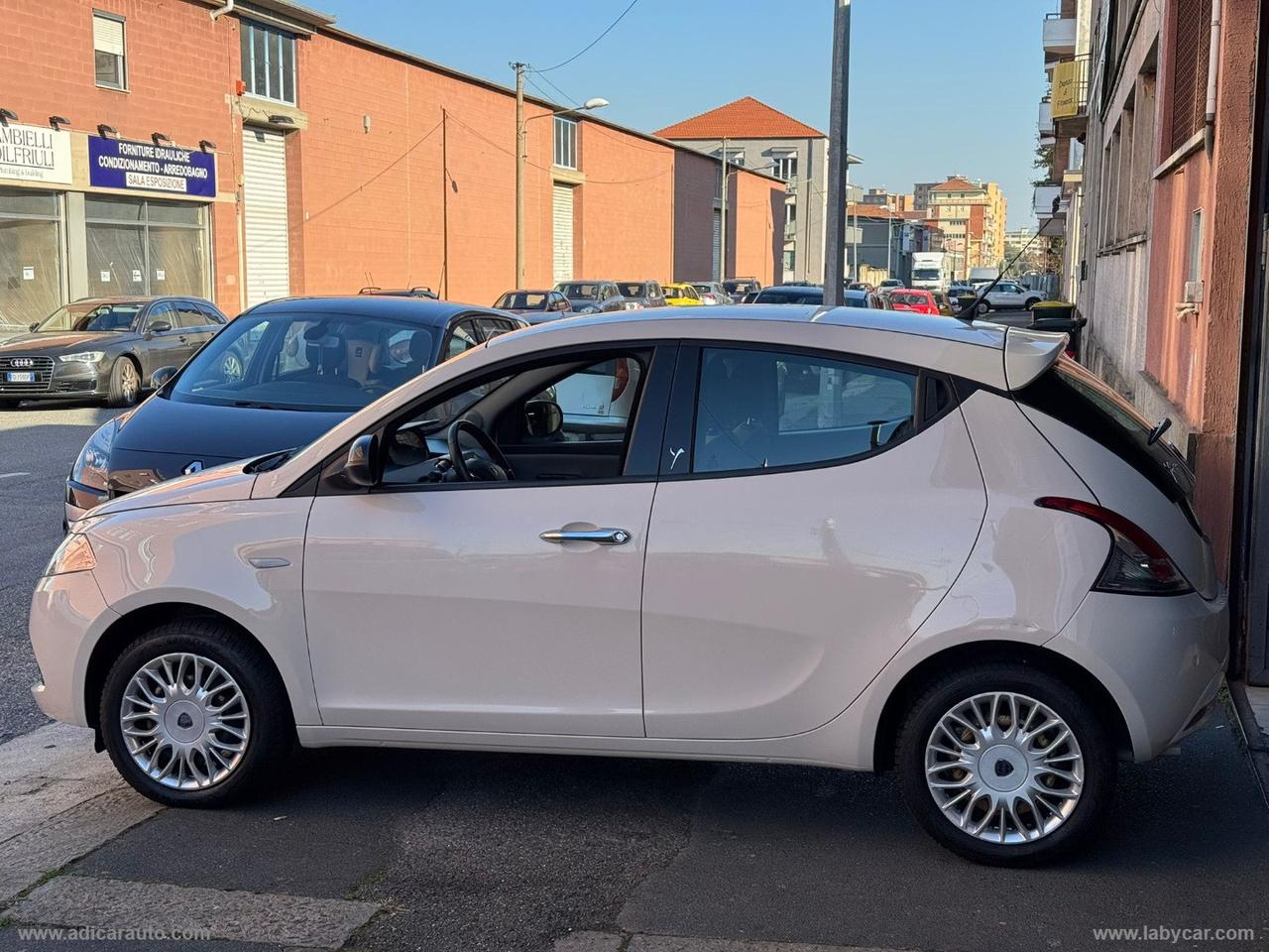 LANCIA Ypsilon 1.2 69 CV 5p. Silver