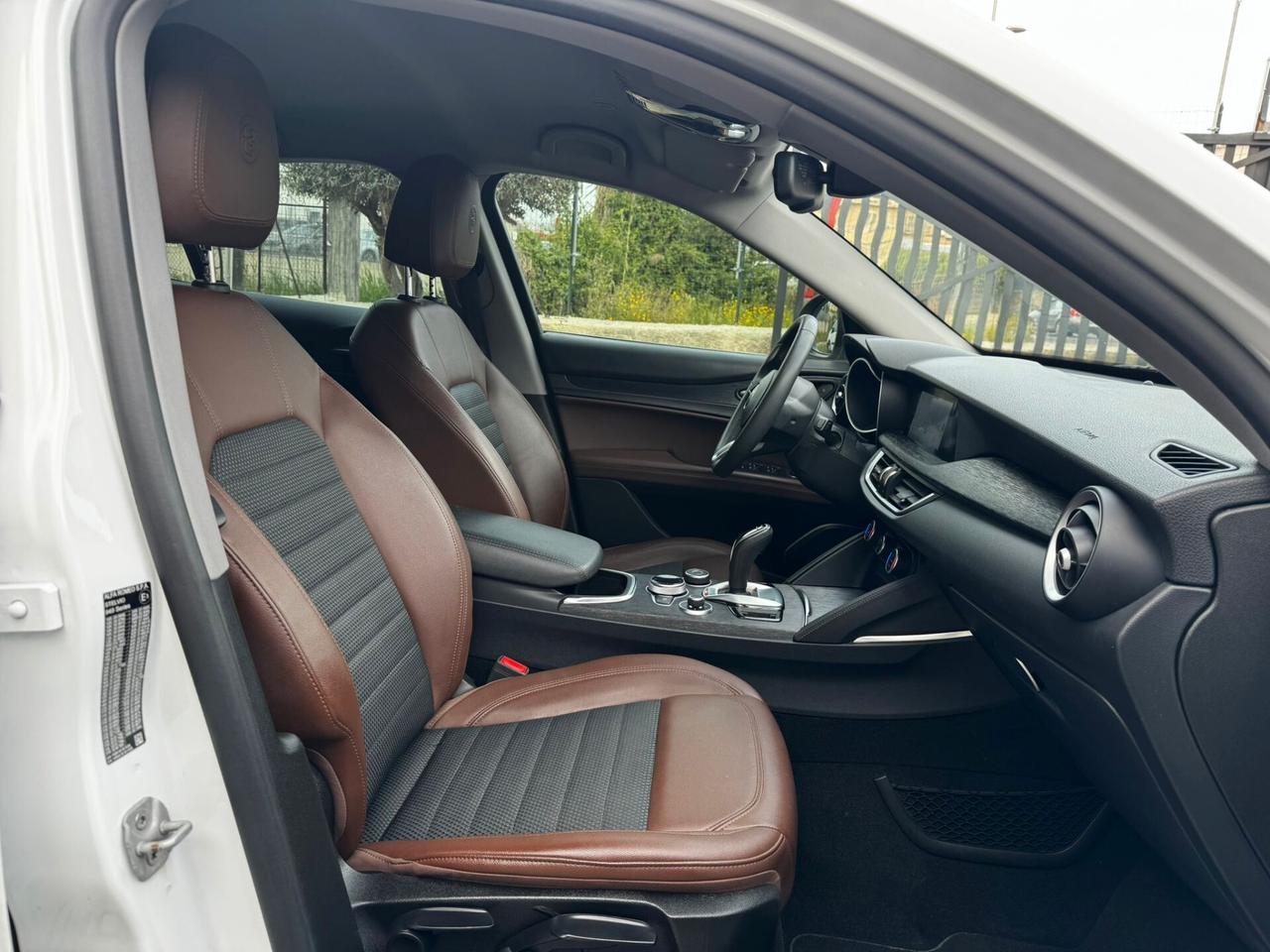 Alfa Romeo Stelvio 2.2 Turbodiesel 160 CV AT8 RWD Super