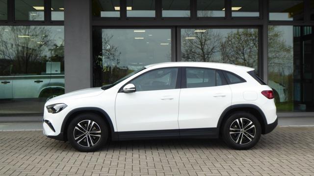 MERCEDES-BENZ GLA 180 d Automatic Progressive Advanced