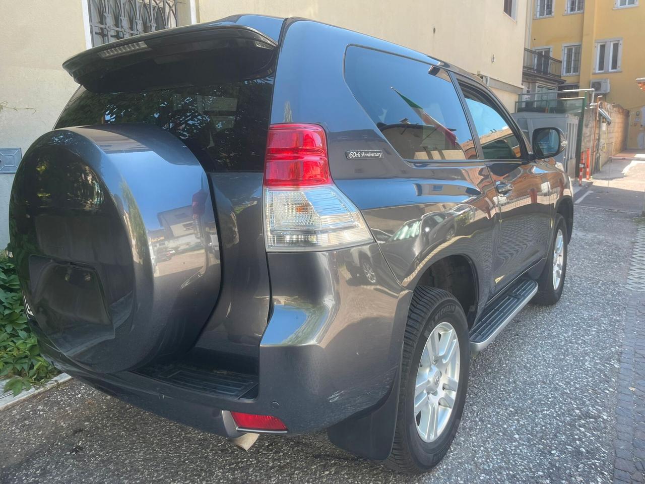 TOYOTA LAND CRUISER 3.0 D4-D 3PORTE 60TH ANNIVERSARY