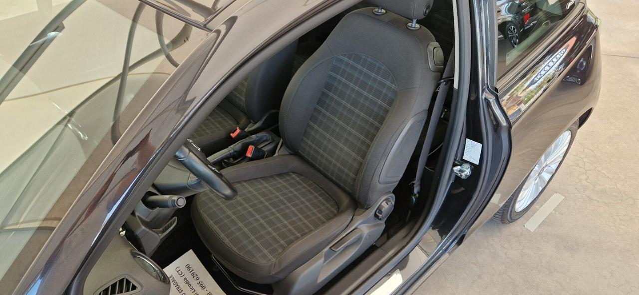 Opel Adam 1.2 70cv White/Black Link **Come Nuova**