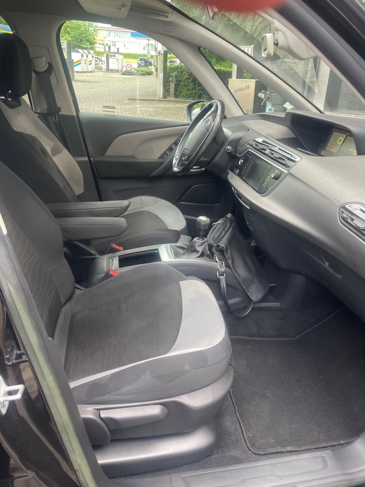 Citroen C4 Picasso 1.6 e-HDi anno 2014..€4999
